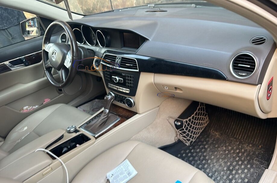 C 180 Mercedes Brown