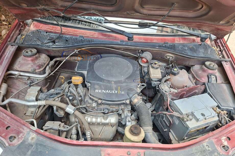 Logan Renault احمر