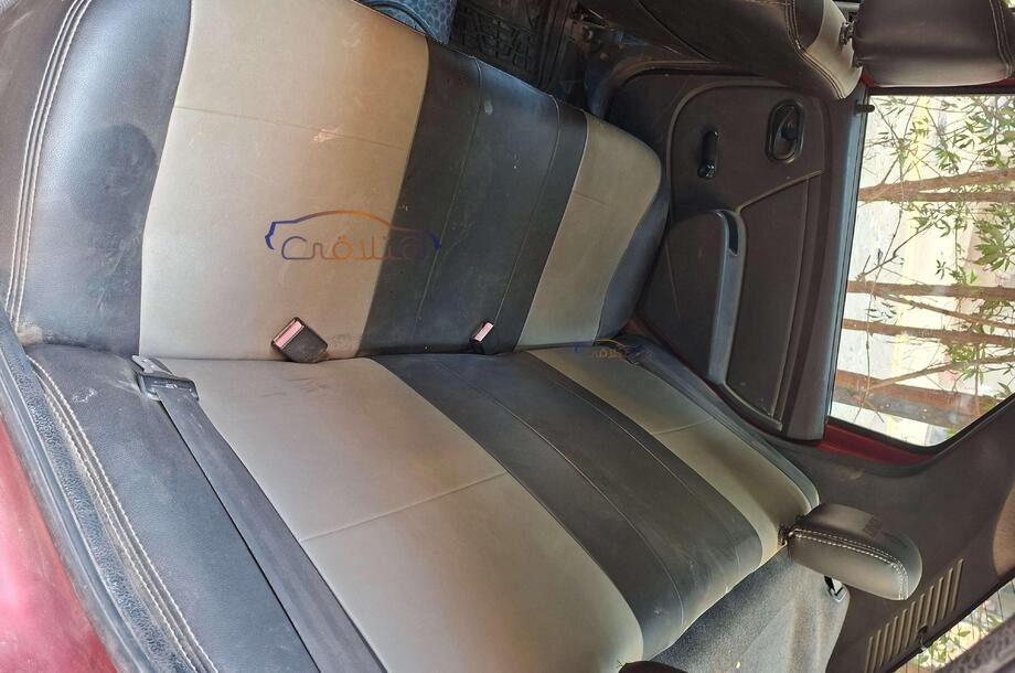 Logan Renault احمر