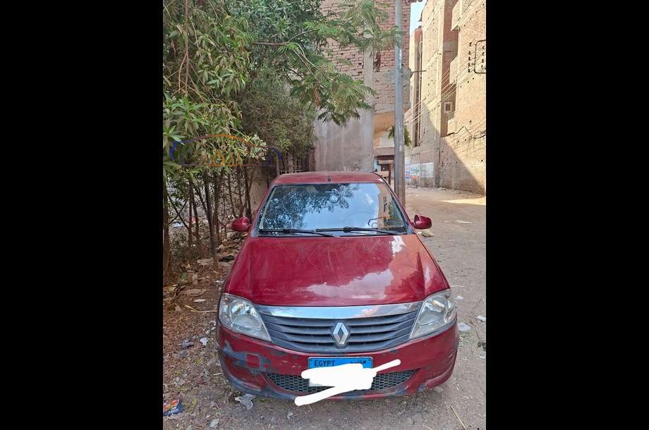 Logan Renault احمر