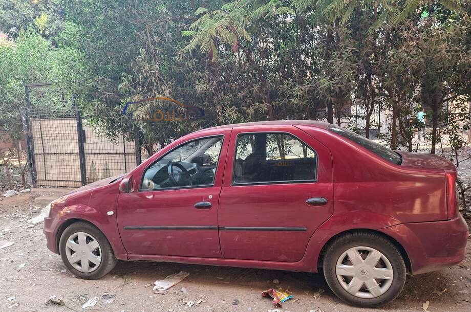 Logan Renault احمر