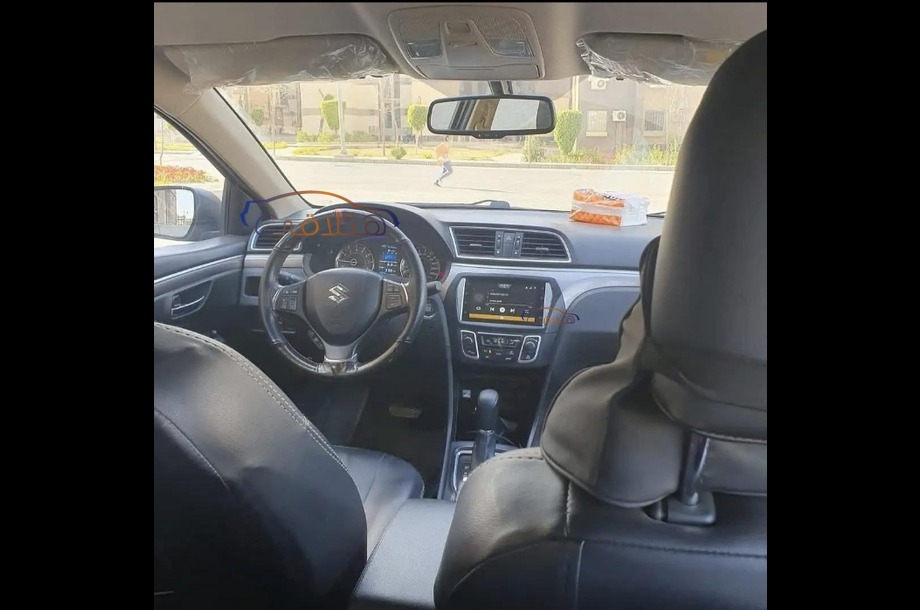 Ciaz Suzuki أسود