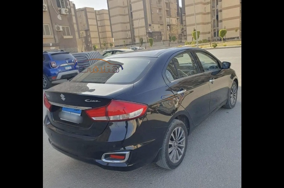 Ciaz Suzuki أسود