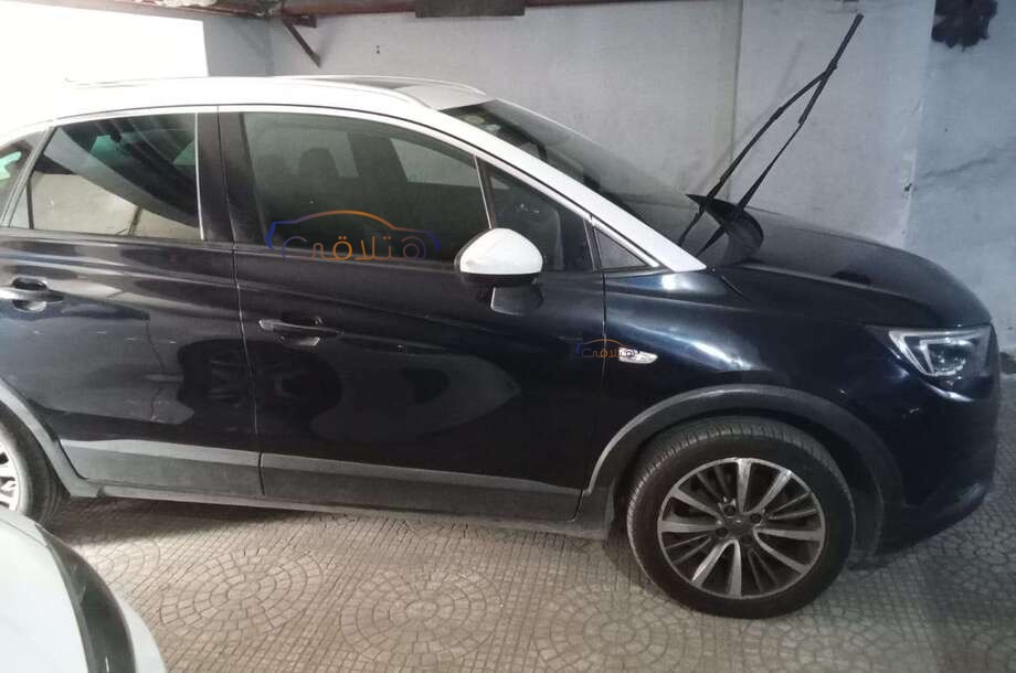 Crossland Opel أزرق