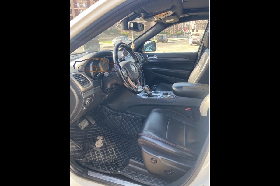 Grand Cherokee Jeep White
