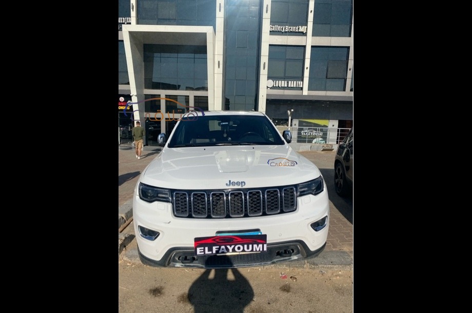 Grand Cherokee Jeep White