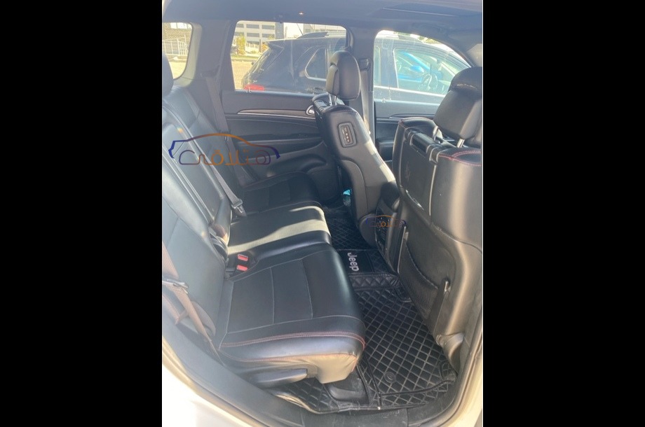 Grand Cherokee Jeep White