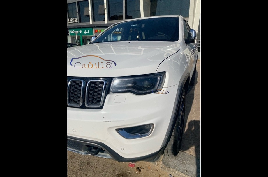 Grand Cherokee Jeep White