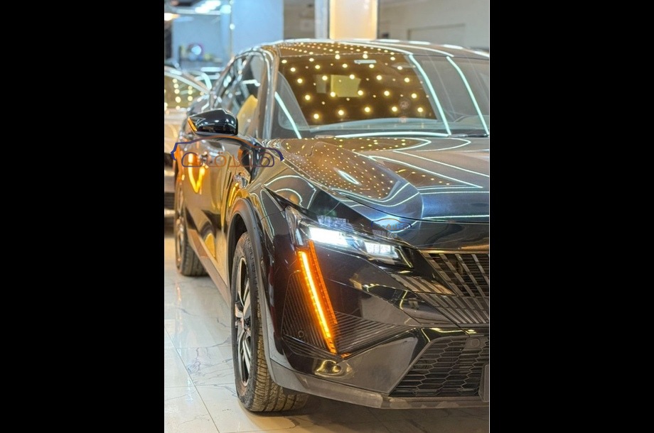 408 Peugeot أسود