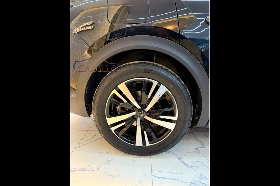 408 Peugeot أسود