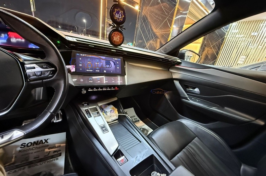 408 Peugeot أسود