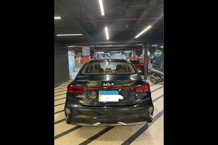 Grand Cerato Kia الأزرق الداكن