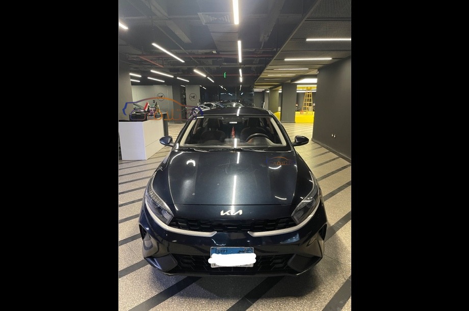 Grand Cerato Kia الأزرق الداكن