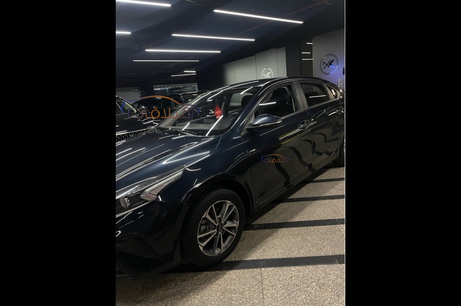 Grand Cerato Kia الأزرق الداكن