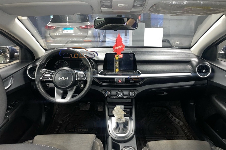 Grand Cerato Kia الأزرق الداكن