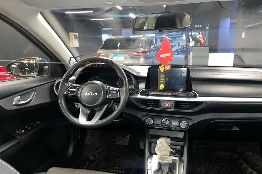 Grand Cerato Kia الأزرق الداكن