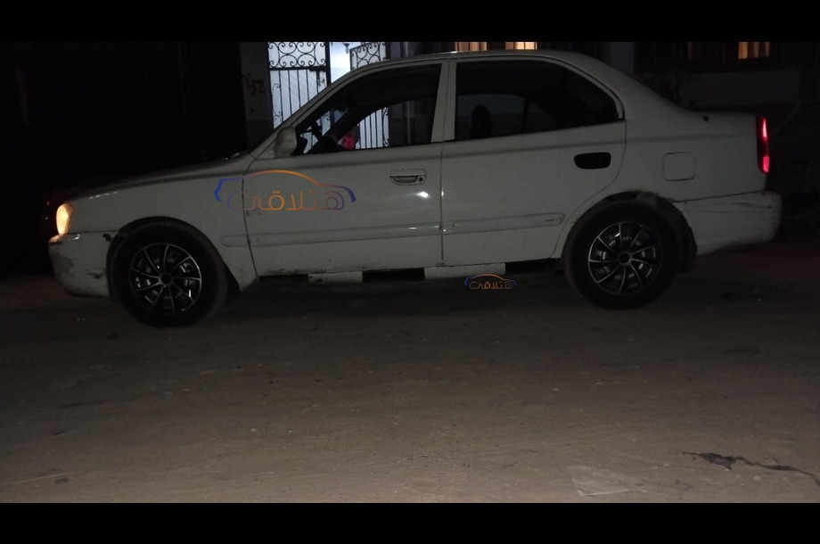 Viva Hyundai أبيض