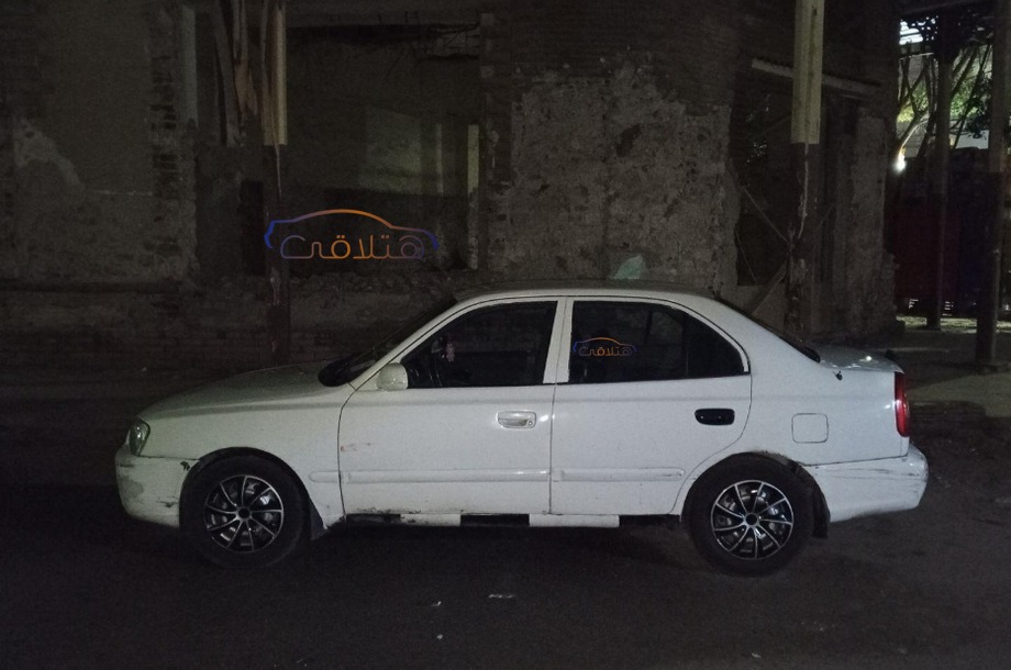 Viva Hyundai أبيض