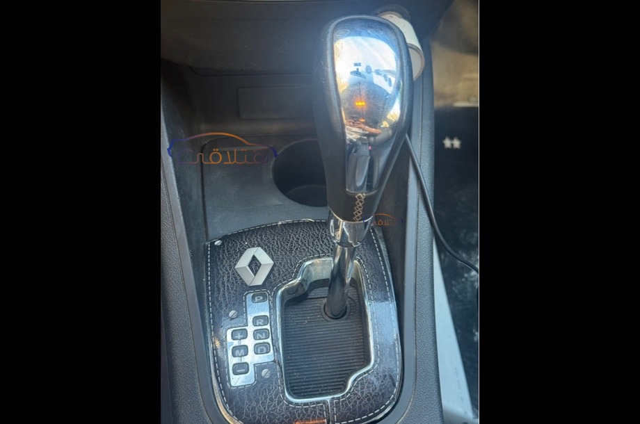 Fluence Renault ذهبي