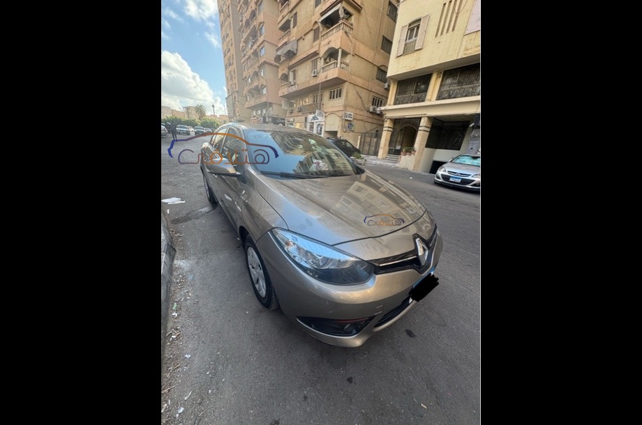 Fluence Renault ذهبي