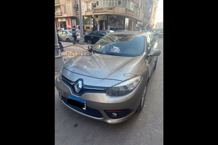 Fluence Renault ذهبي