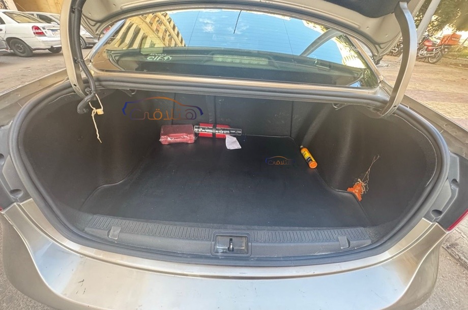 Fluence Renault ذهبي