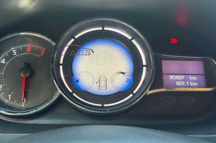 Fluence Renault ذهبي