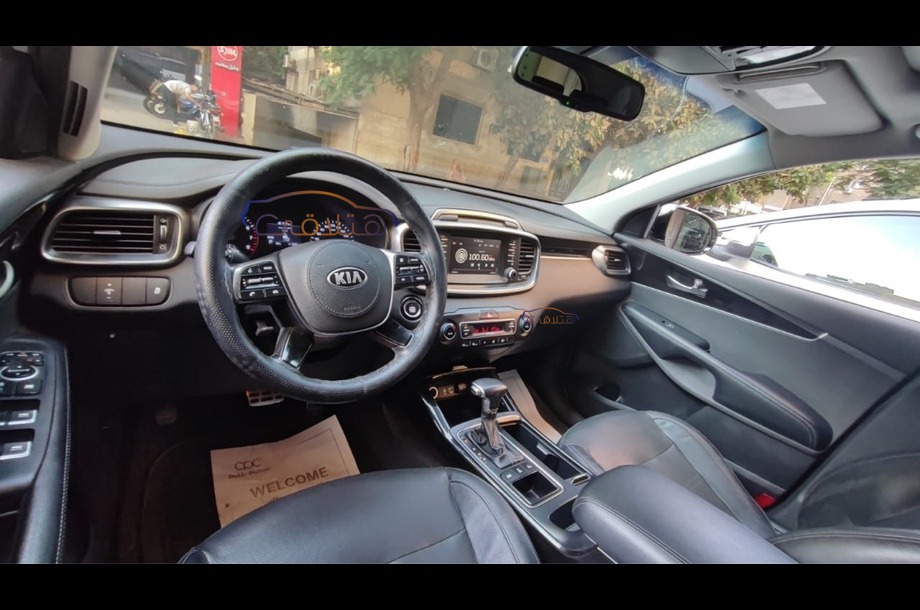 Sorento Kia فضي