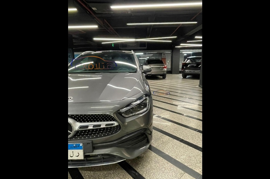 GLA 200 Mercedes رمادي