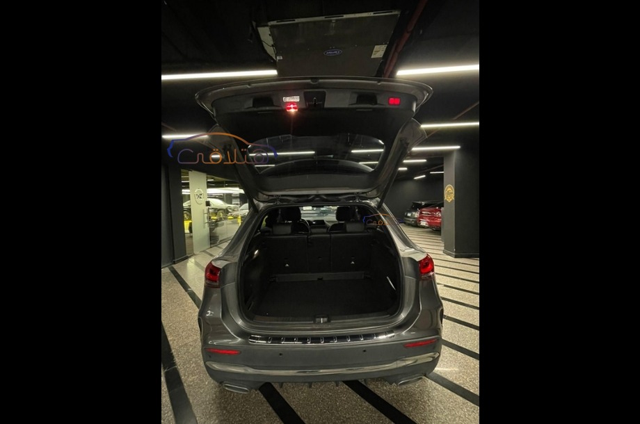 GLA 200 Mercedes رمادي