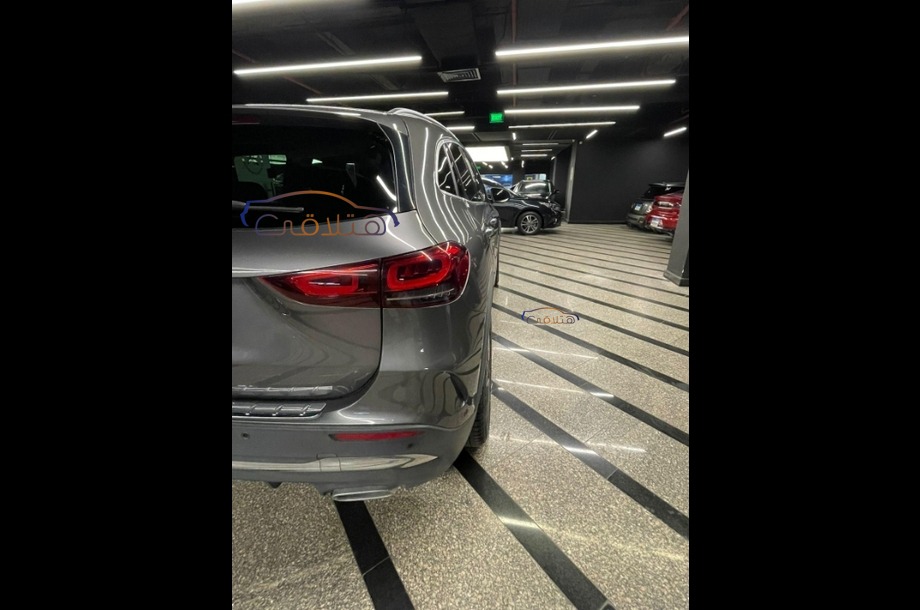 GLA 200 Mercedes رمادي