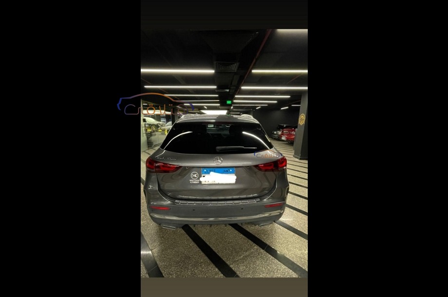 GLA 200 Mercedes رمادي