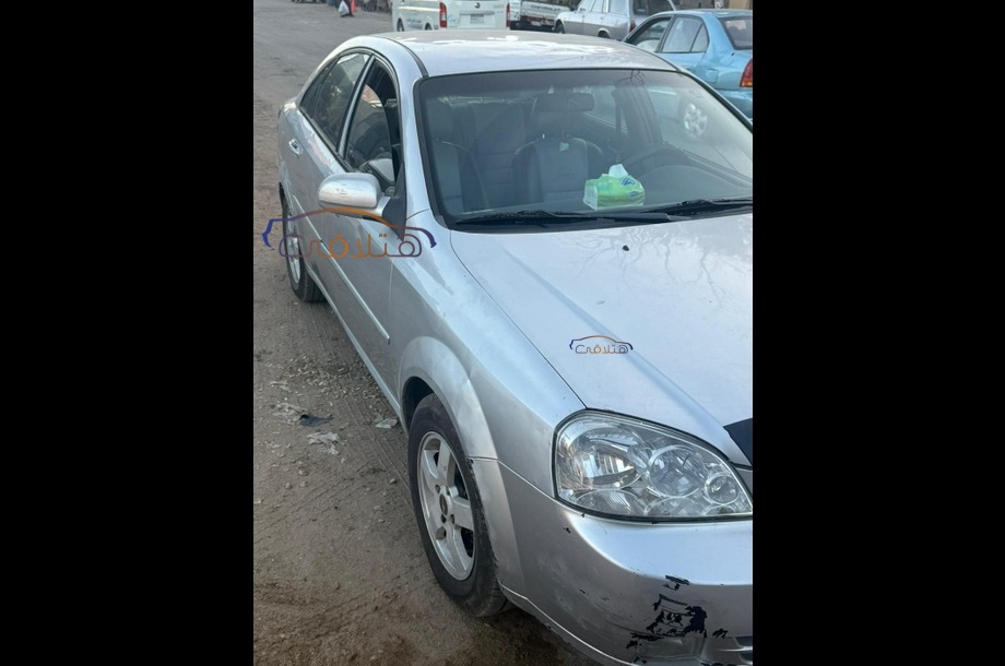 Optra Chevrolet فضي