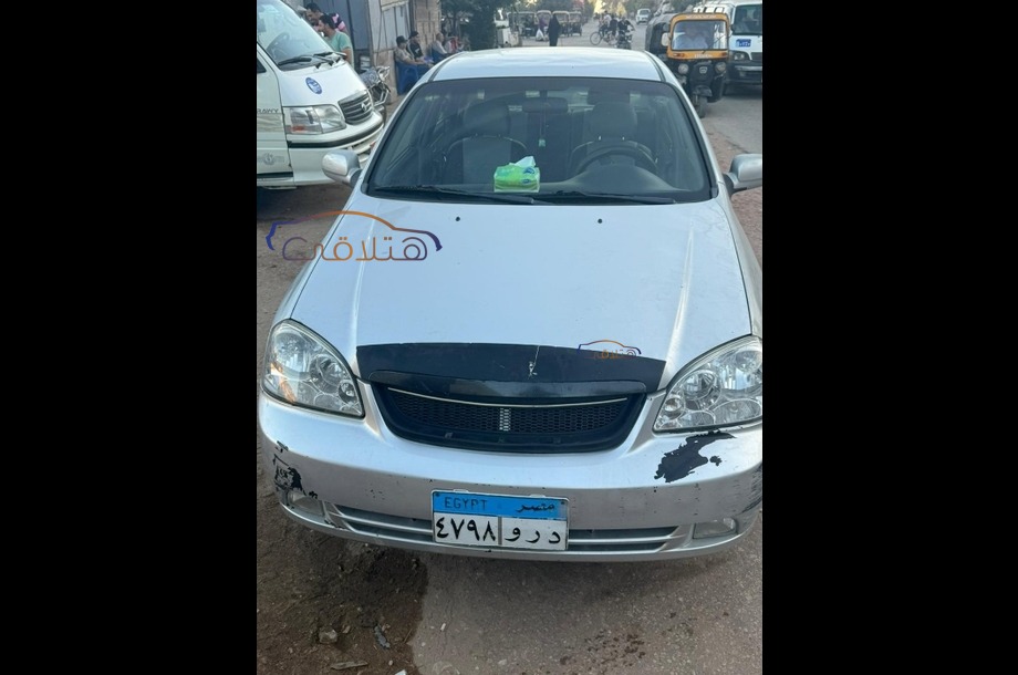 Optra Chevrolet فضي