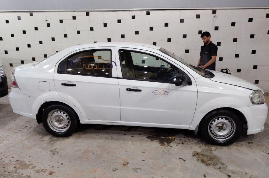 Aveo Chevrolet أبيض