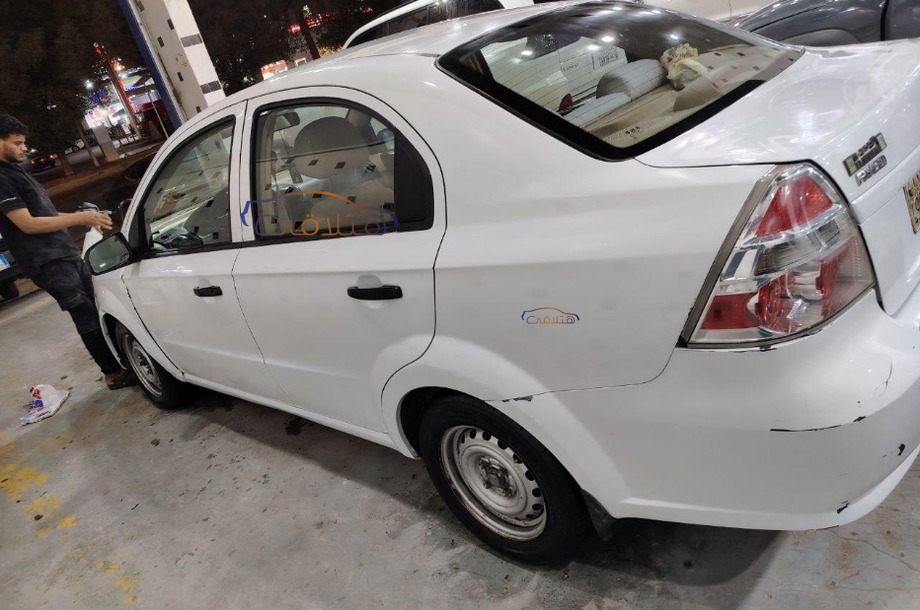 Aveo Chevrolet أبيض