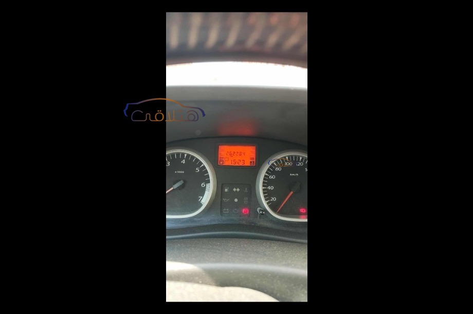 Duster Renault أسود