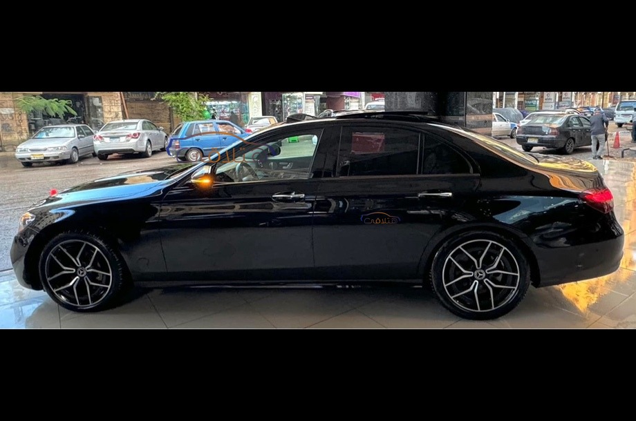 E 200 Mercedes Black