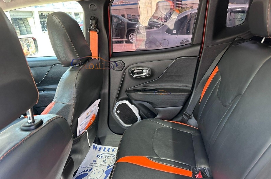 Renegade Jeep احمر