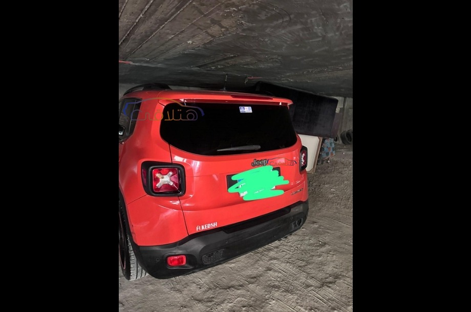 Renegade Jeep احمر