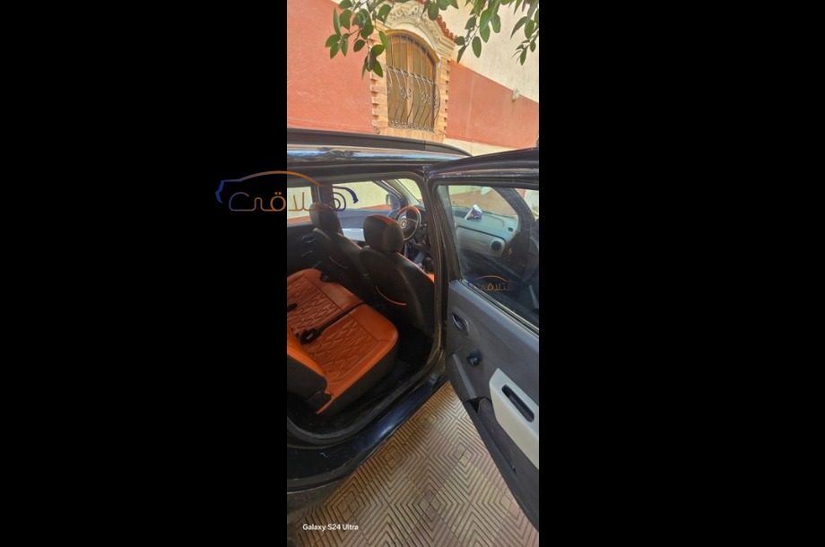 Lodgy Renault أسود