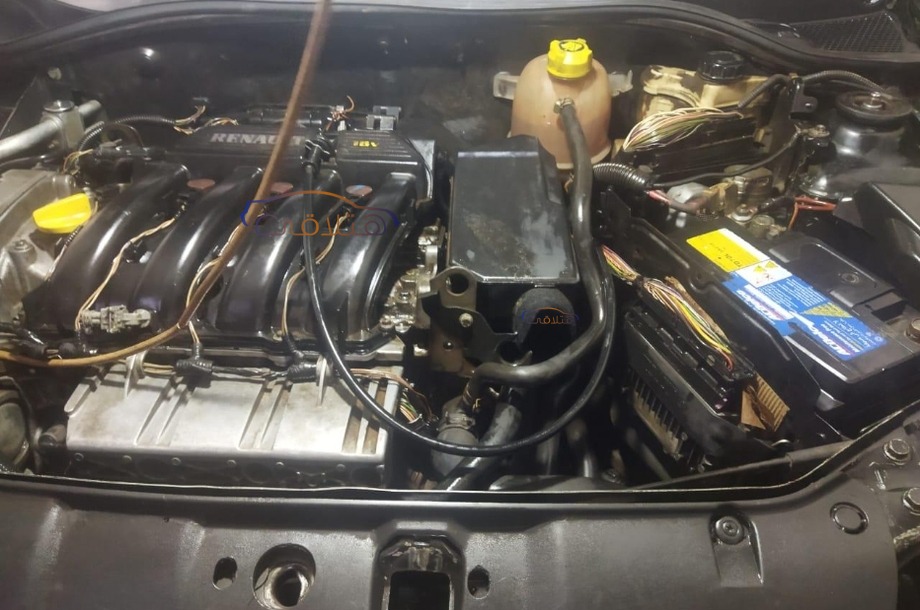 Symbol Renault أسود