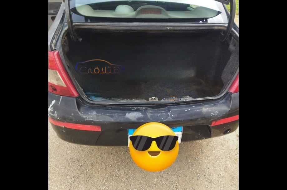 Symbol Renault أسود