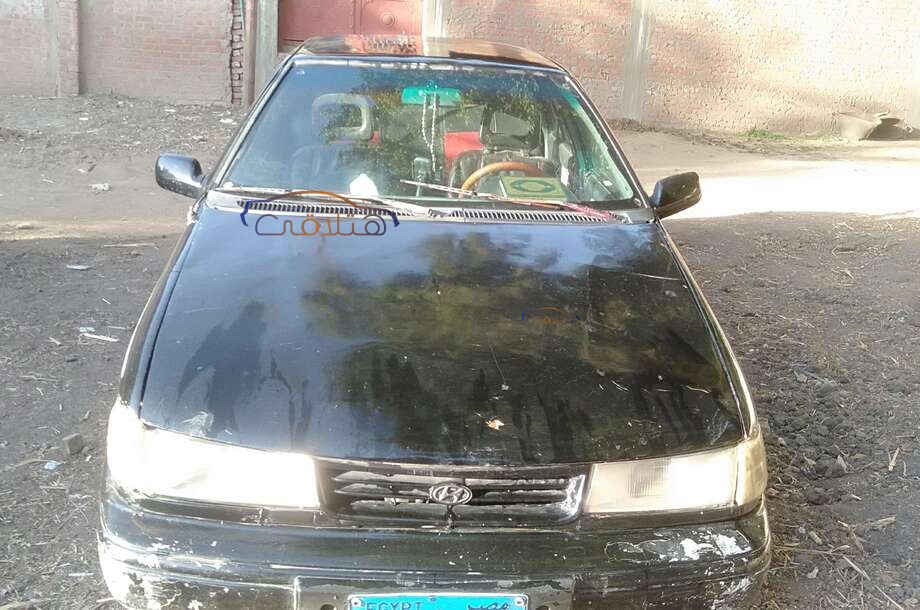 Excel Hyundai أسود