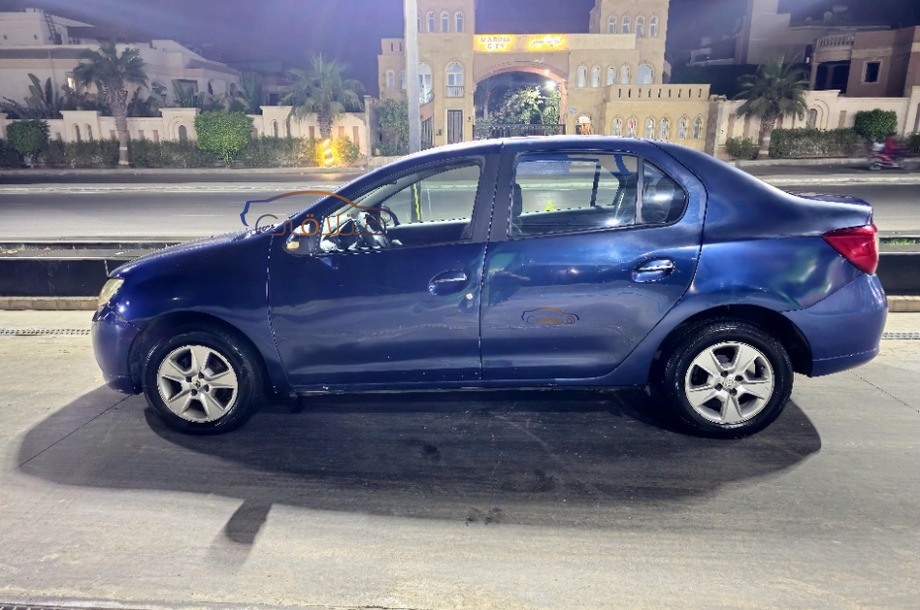 Logan Renault أزرق