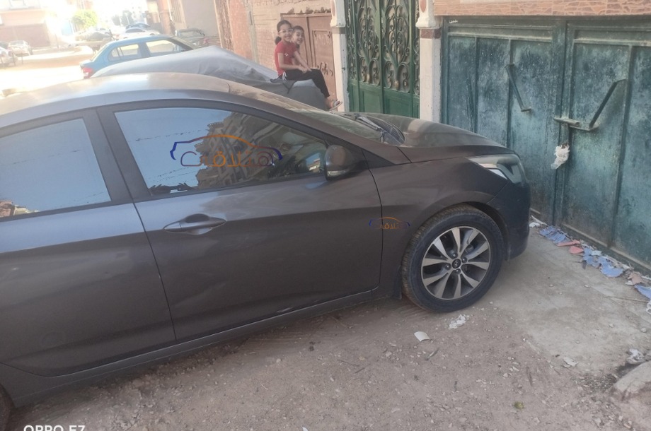 Solaris Hyundai Gray