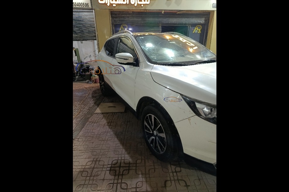 Qashqai Nissan أبيض