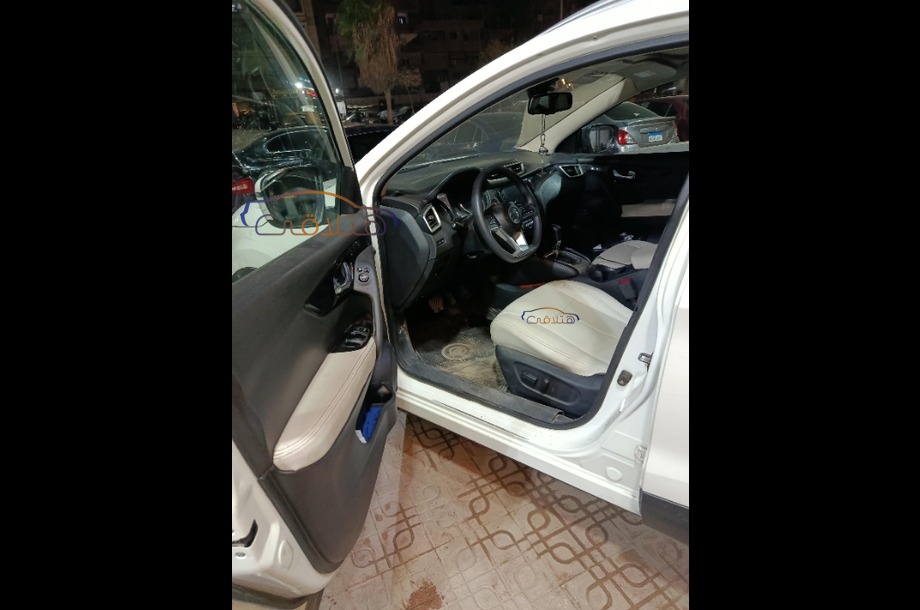 Qashqai Nissan أبيض