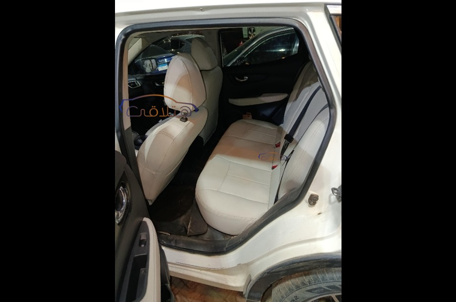 Qashqai Nissan أبيض