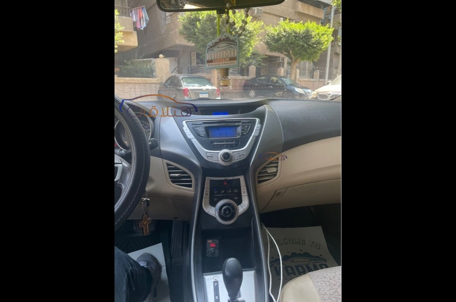 Elantra MD Hyundai أبيض